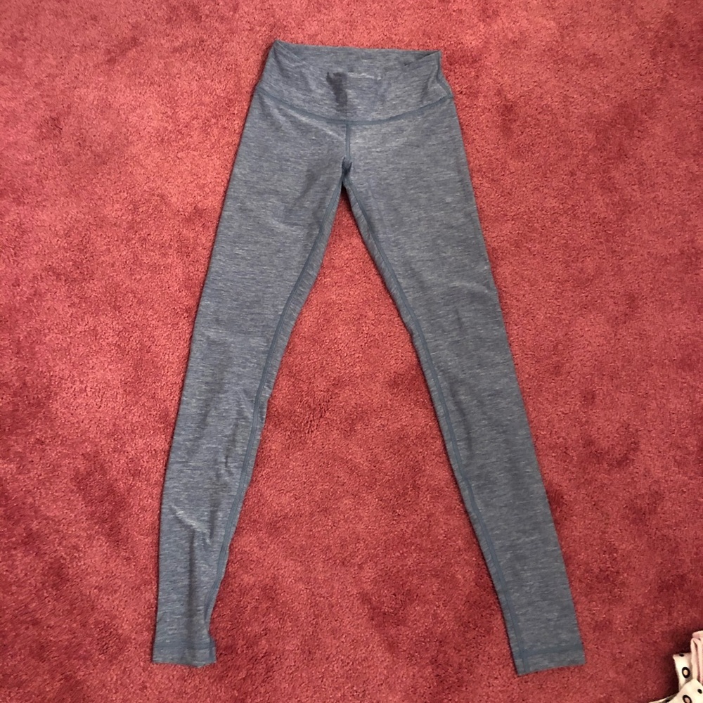 Never worn lululemon leggings